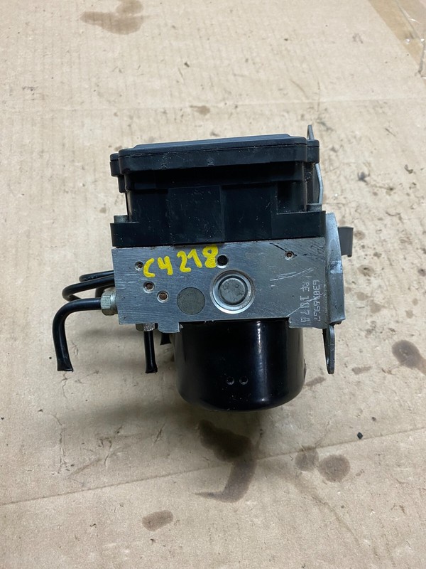 2006 to 2011 BMW 328i 330i ABS Anti-Lock Brake Pump 6771824 C4218
