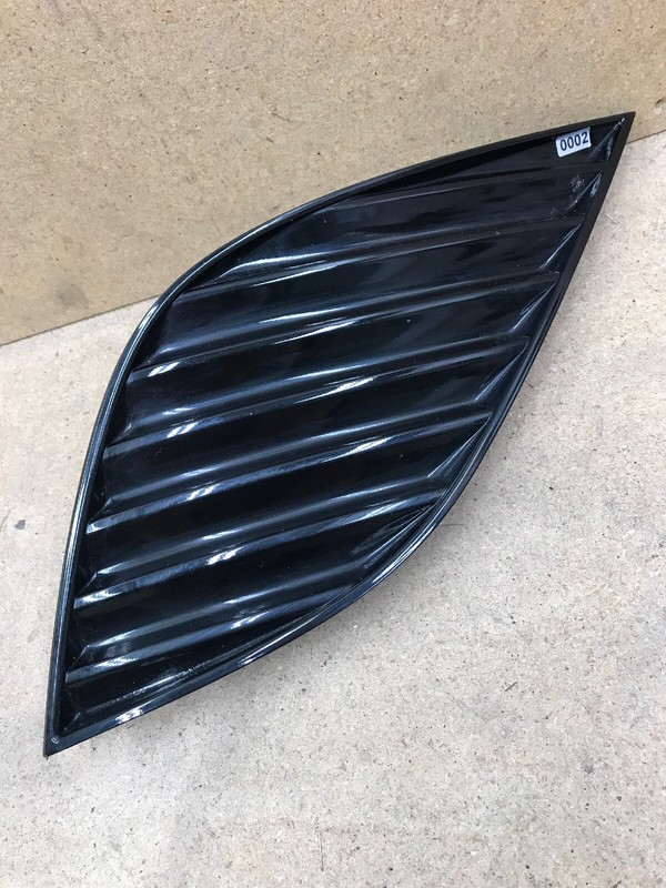 2018 - 2019 TOYOTA CAMRY Front Bumper Fog Light Bezel Right RH OEM