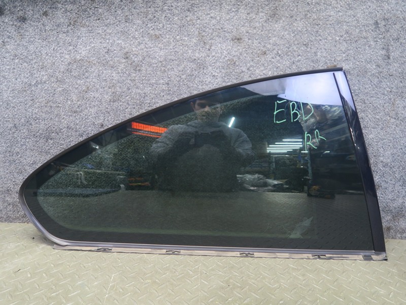 2008-2013 BMW E92 M3 COUPE REAR RIGHT SIDE QUARTER VENT GLASS WINDOW