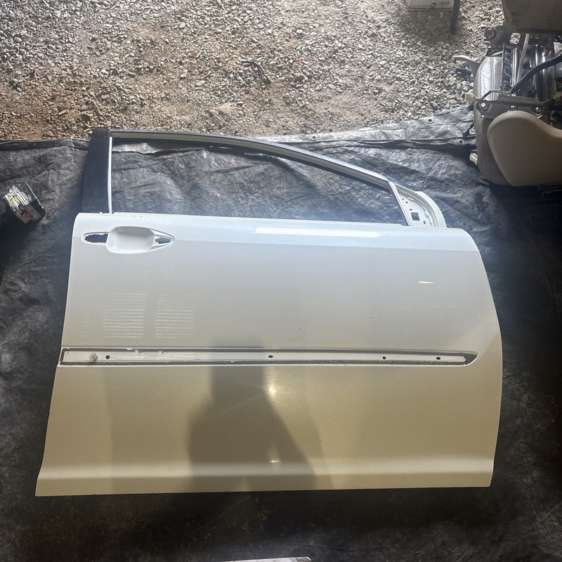 2007-2009Lexus RX350 Front Right Door White OEM ( LOCAL PICKUP ONLY!!!!)