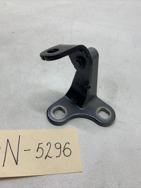 20-23 Tesla Model Y Front Driver Side Door Hinge Left 1497492-00-C 5296 B84