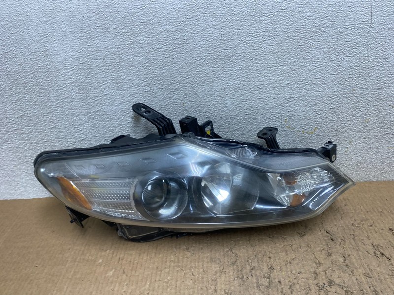 2011 to 2014 Nissan Murano Headlight Right Passenger Rh Oem Halogen W8070 DW