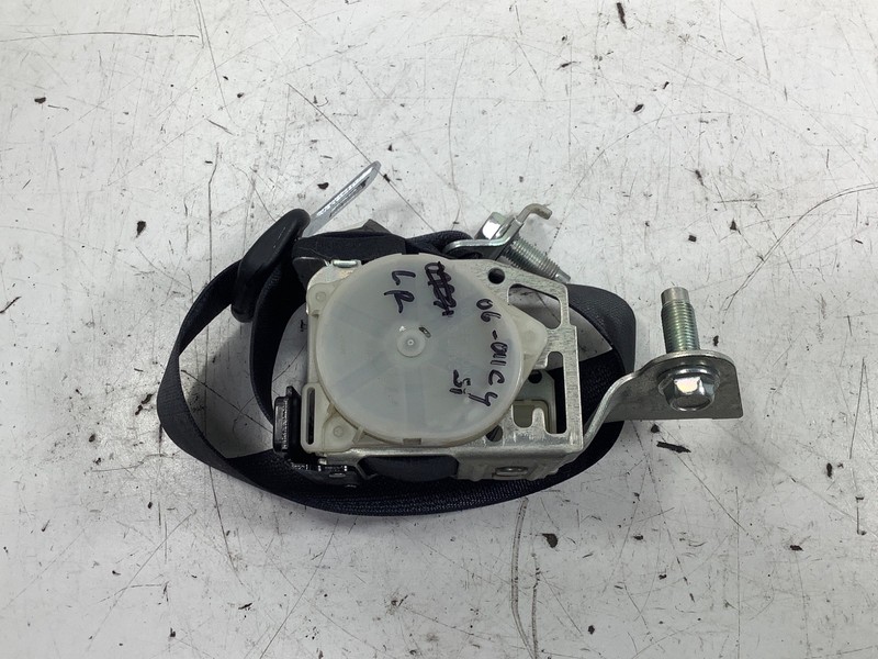 06-011 Honda Civic 4DR SI Left Rear Seat beltOEM