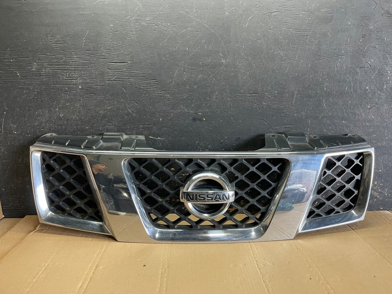 2005 2006 2007 Nissan Pathfinder Chrome Front Upper Grill Grille OEM AA8813 DG