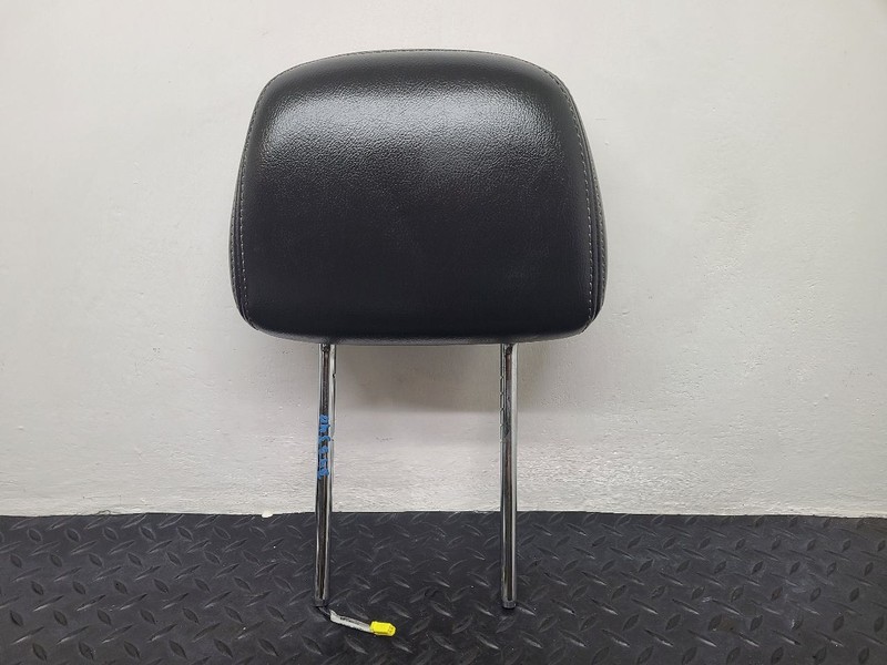 11-12 Jeep Liberty Front Active Headrest Leather Black OEM 1RL17XDVAA