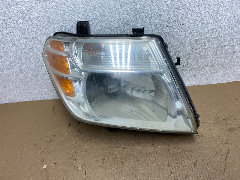 2008 to 2012 Nissan Pathfinder Halogen Headlight Right Passenger AD8759 DW