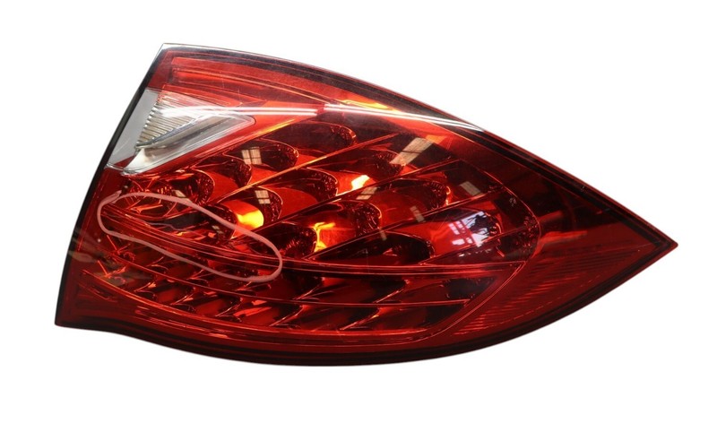 11-14 Porsche Cayenne 958 Rear Right Side Outer Tail Light Lamp 7P5945096AA Oem