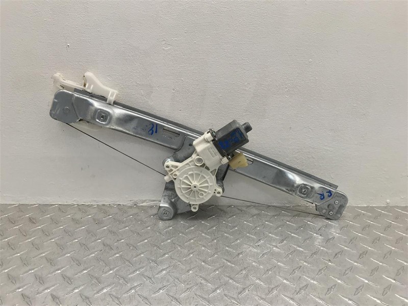 05-10 PONTIAC G6 PASSENGER REAR POWER WINDOW REGULATOR OEM 135-01961R