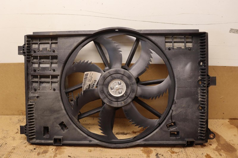 2019-2023 INFINITI QX50 2.0L ENGINE RADIATOR COOLING FAN MOTOR SHROUD OEM