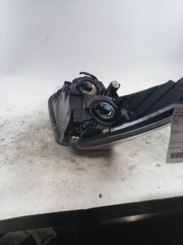 2021 Nissan Versa Right Headlight Assembly Black 690432 75K Miles FWD