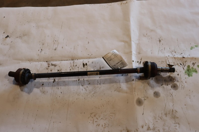 2019-2020 VOLVO XC40 AWD REAR RIGHT PASSENGER SIDE AXLE SHAFT CV U JOINT OEM