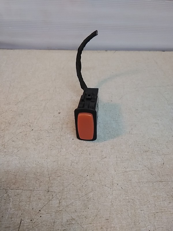 Freightliner A06-86377-603 Light Indicator Amber W/ Connector