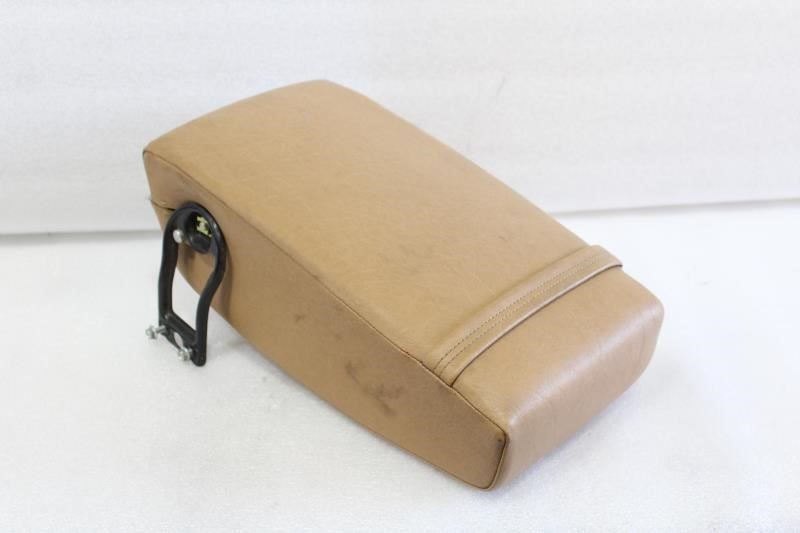 1981 1982 1983 1984 1985 MERCEDES 300SD REAR SEAT CONSOLE ARM REST DATE