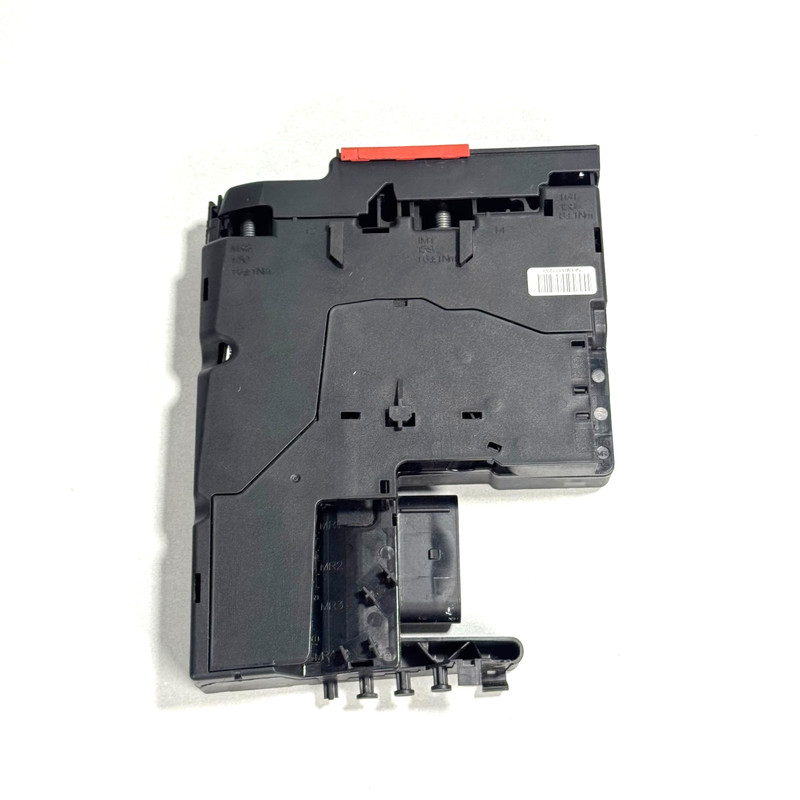 📌 12-20 MERCEDES SLC300 POSITIVE TERMINAL JUMP POINT FUSE JUNCTION BLOCK OEM
