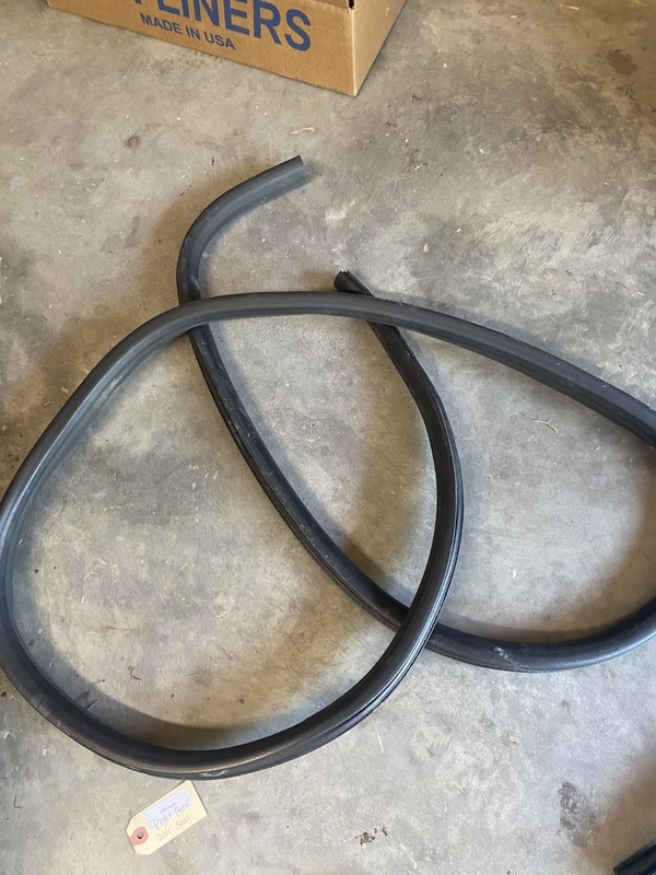 2008 Chevrolet Impala Right Rear Door Seal OEM