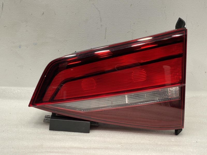 2017-2018 VOLKSWAGEN JETTA RIGHT TAILLIGHT DECK LID MOUNTED 60K 52625