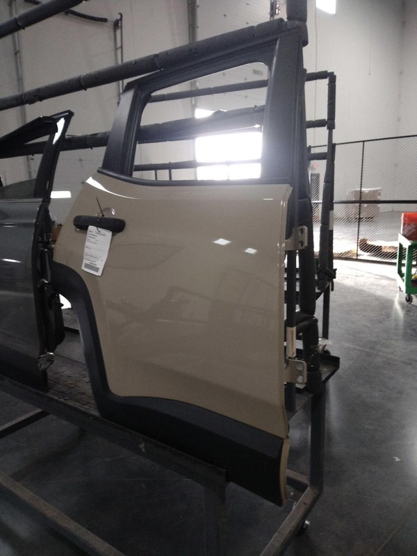 2015 Jeep Renegade Rear Right Door Tan Good Condition No Rust 262296