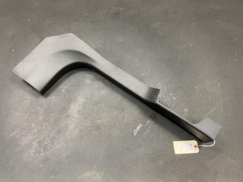 Front Left Door Sill Scuff Plate 2021 Cadillac XT4 84400735 2019 2020 2022 2023