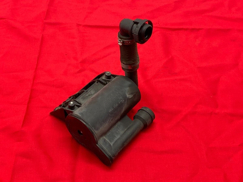 2009-2016 BMW E89 Z4 Activated Charcoal Filter Canister Evaporator Tank OEM✅