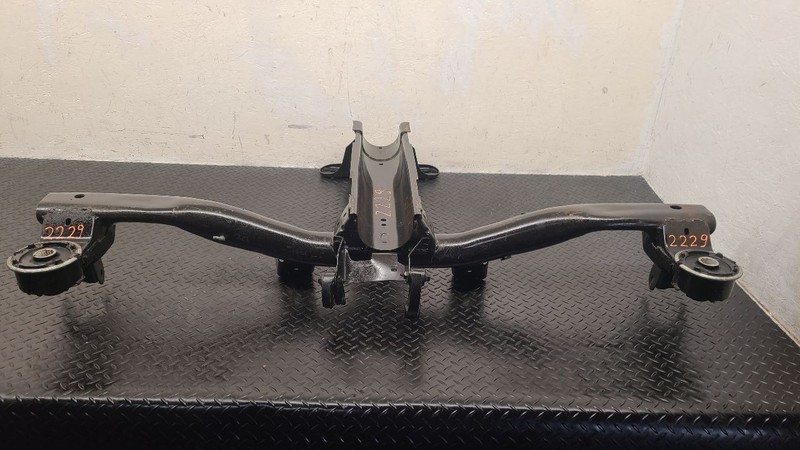 06-11 Buick Lucerne Rear Subframe Crossmember OEM 15284661
