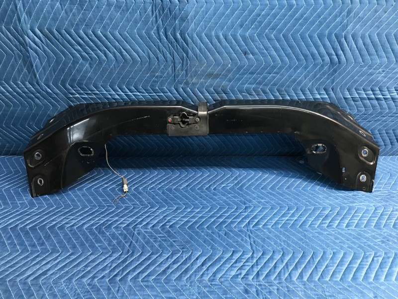 00-04 Mercedes ML320 ML430 ML500 Front Upper Radiator Support Bracket