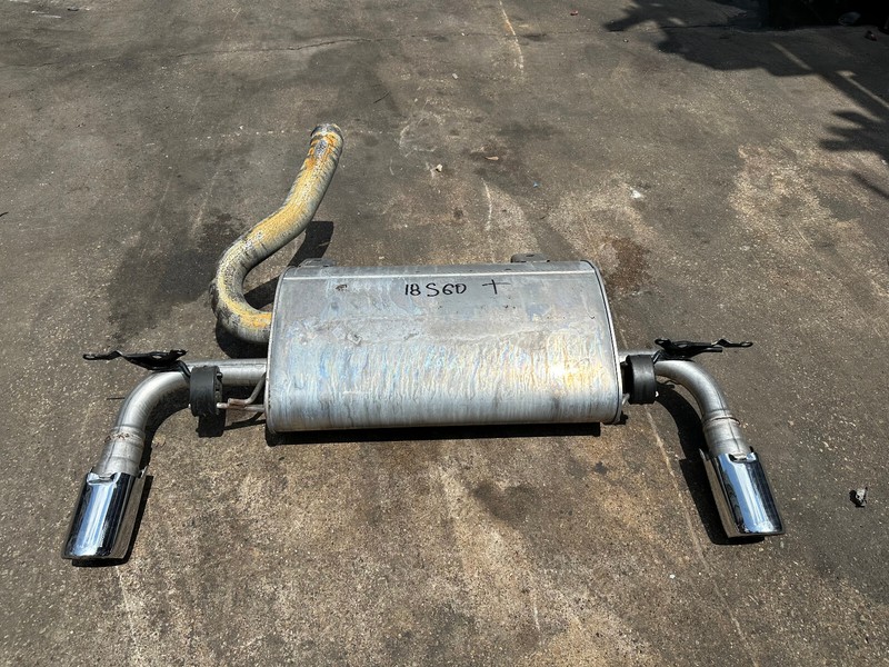 15-18 Volvo S60 V60 T5 2.0L REAR EXHAUST MUFFLER OEM