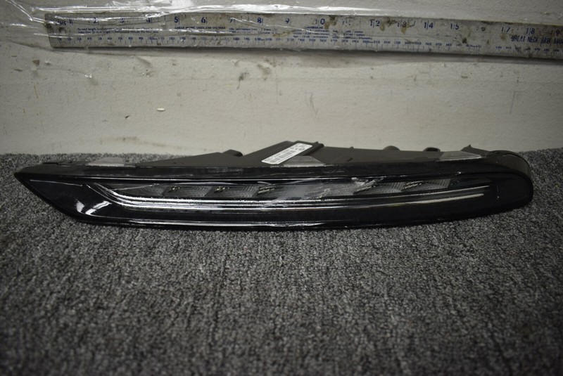 2017 PORSCHE MACAN DAYTIME RUNNING LIGHT FACTORY OEM