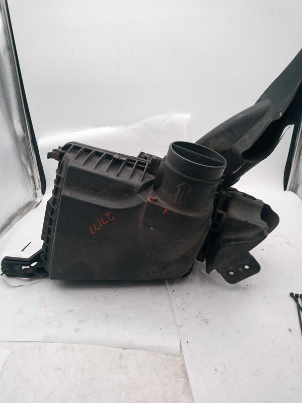 Used Air Cleaner Assembly fits: 2009 Hyundai Genesis Sdn 4.6 Grade B