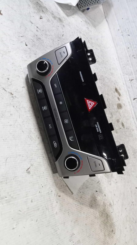 2017 Hyundai Elantra A/C Selector Switch OEM 97250F2230RET RED 127K Miles
