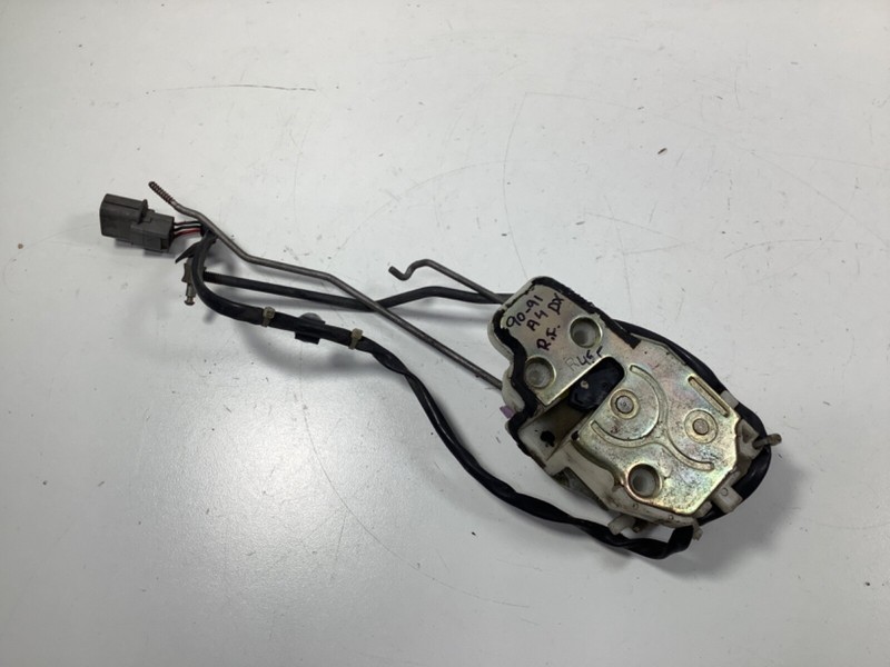 90-91 Honda Accord DX 4DR Lock Assembly Right Front Door 72110-SM4-A01 OEM