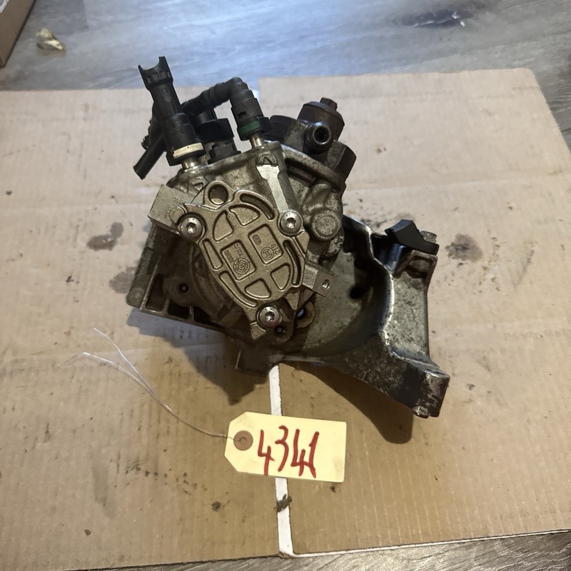 Bosch Injection Pump (Diesel) High-Pressure - P/N: 0445010516 , 9688499680