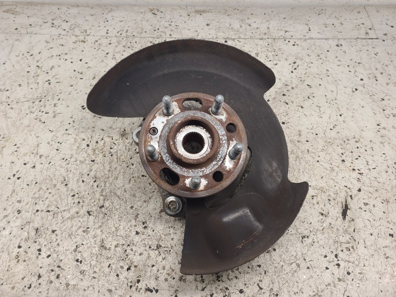 GMC Terrain Spindle Knuckle Hub Front Driver Left OEM 2010-2017