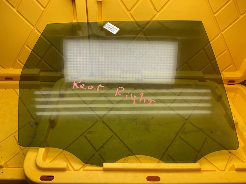 11 12 13 14 Porsche Cayenne Rear Right Pass Door Window Glass Panel 1530 OEM