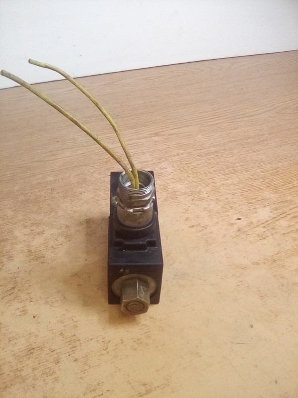 Vickers 02-178106 Solenoid Coil 120VAC