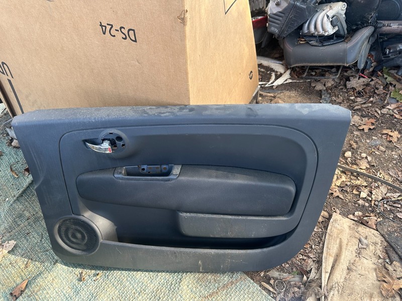 12-16 Fiat 500 2 DOOR BLACK PASSENGER SIDE RH DOOR PANEL CARD