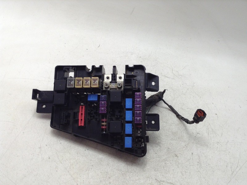 09-14 HYUNDAI GENESIS FUSE RELAY JUNCTION BOX OEM