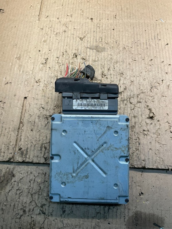 2004 Ford Crown Victoria Engine Control Unit ECU Computer Module V9005 DG