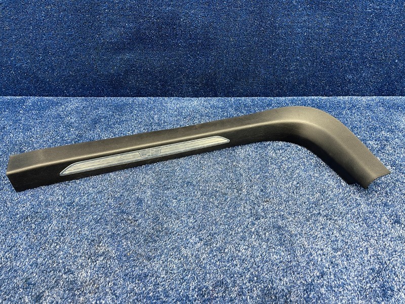 2016-2020 CADILLAC CT6 FRONT RIGHT DOOR SILL SCUFF COVER TRIM PANEL OEM
