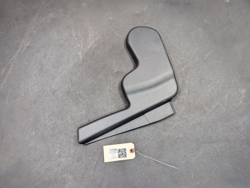 2nd Row Rear Right Seat Inner Cover 2018 Nissan Pathfinder 88842-3JA8B 2016-2020