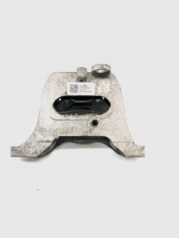 2018-2024 Chevy Equinox LT 1.5L RH Passenger Right Frame Transmission Mount