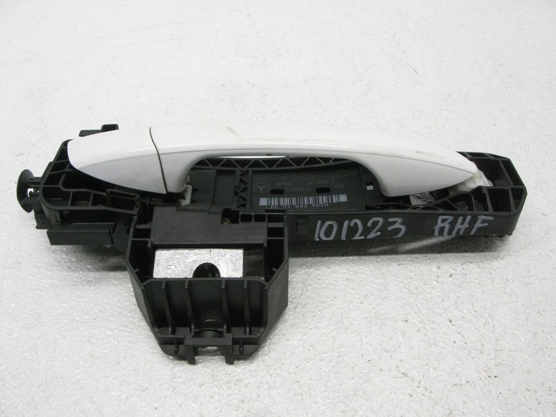 10-19 MERCEDES W204 C CLA CLS CL E GL GLS ML SLK OUTER DOOR HANDLE RIGHT FRONT 1