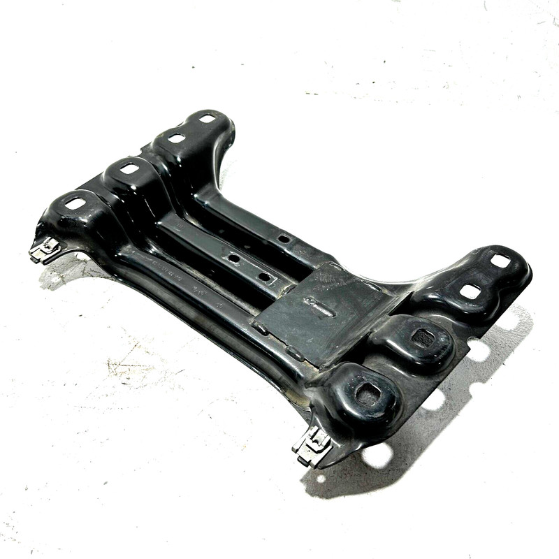 2012-2013 MERCEDES S550 W221 REAR TRANSMISSION MOUNT SUPPORT BRACKET OEM