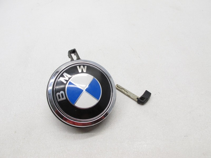 04-10 BMW E63 E64 650i M5 TRUNK PULL HANDLE LATCH RELEASE EMBLEM OEM 120424