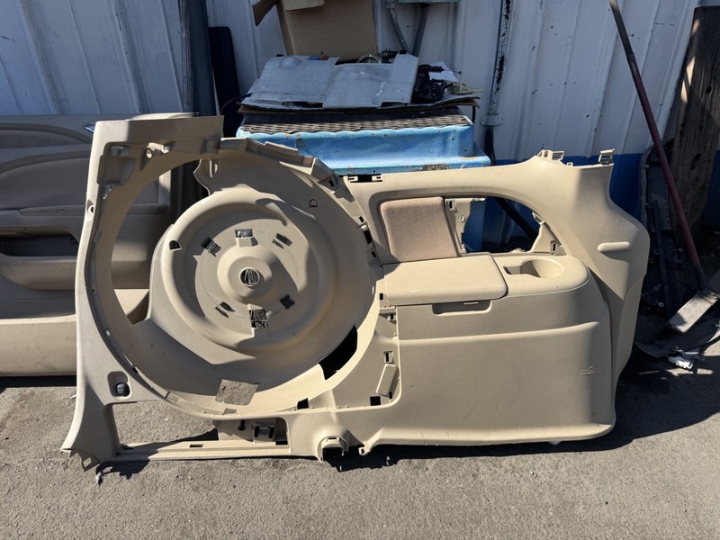 05-010 Honda Odyssey Left Rear Side Trim Panel Beige 84620-SHJ OEM