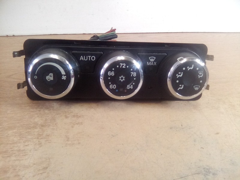 Peterbilt 579 Q21-6032-1351 Climate Control