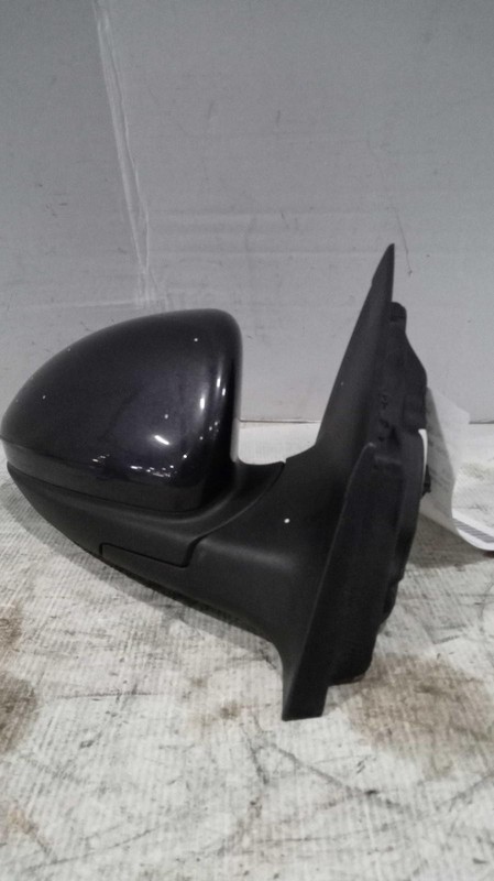 Used Right Door Mirror fits: 2016 Chevrolet Cruze Power heated opt DWE w/o blind