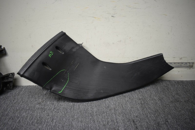 2013-2016 ASTON MARTIN DB9 RIGHT SIDE AIR DUCT FACTORY OEM