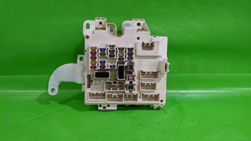 97 98 99 CAMRY INTERIOR FUSE RELAY BOX OEM 4595-20
