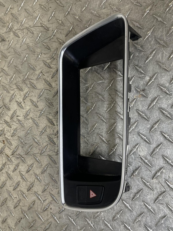 2013 -2015 Nissan Armada Scree Bezel Assembly Tested Oem 13 14 15