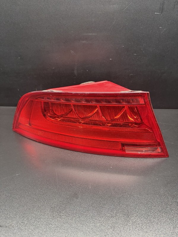 ✨2013-2015 AUDI A7 S7 QUARTER Brake Light / Tail Light Left 4G8945095A OEM